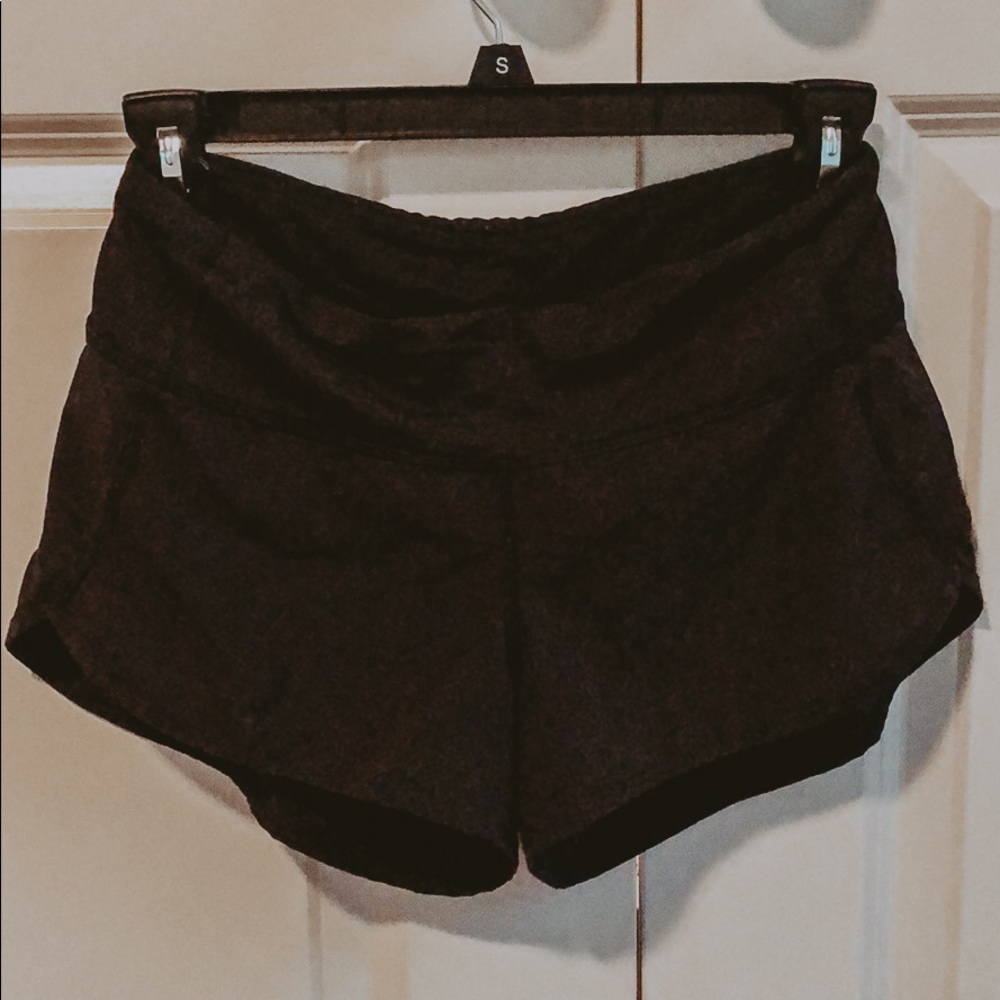 Lululemon Athletica shorty Hot shorts size 2